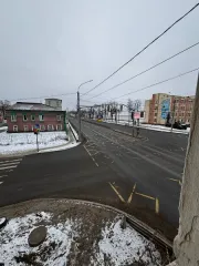 Больница, здания, участок 1993.8 кв. м, Ярославская область. Расположено по адресу: Ярославская область, г. Ярославль, Московский проспект, д. 43/10, с земельным участком, в составе: Больница, кадастровый номер 76:23:010101:11871, назначение: нежилое, количество этажей 2, в том числе подземных 1…