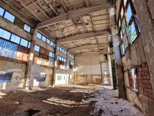 Земельный участок под размещение рембазы в г. Миасс, п. Тургояк, ул. Коминтерна, 2а, площадь 938 кв.м., кадастровый номер 74:34:0309003:60. Нежилое здание рембазы по адресу г. Миасс, п. Тургояк, ул. Коминтерна, 2а, площадь 85,5 кв.м., кадастровый номер 74:34:0000000:1476.