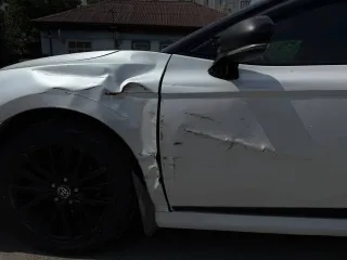 Toyota Camry 2021 года, 249 л.с., 253400 км, АКПП; Automobile Toyota Camry, gos.reg.znak H101XX98, VIN XW7BZ3HK60S116340, 2021 g.v., moshchnost dvig., l.s. (kW): 248.8 (183), tsvet: bely perlamutr s chernoy kryshey.