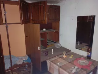 Жилое здание, площадь: 38,5 кв.м., кадастровый номер: 64:38:040501:939 и земельный участок, площадь: 410 кв.м., категория земель: Земли сельскохозяйственного назначения, разрешенное использование: Для ведения садоводства, кадастровый номер: 64:38:040501:381, адрес: Саратовская обл., Энгельсский…