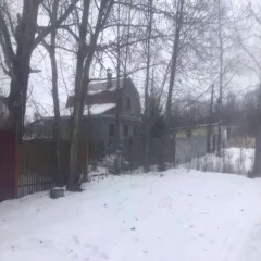 Земельный участок, площадь 1000 +/- 11 кв.м., адрес: Россия, обл Ярославская, р-н Ярославский, с/о Лютовский, д.Софряково, кадастровый номер: 76:17:122101:33. Находится в совместной собственности. Жилой дом, площадь 92.4 кв.м., назначение: Жилое, адрес: Россия, обл Ярославская, р-н Ярославский, с/о…