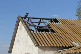 Мастерская, нежилое здание, кадастровый № 08:09:320101:1815, пл. 42,1кв.м.; 
Зерносклад, нежилое здание, кадастровый № 08:09:320101:1817, пл. 442,7кв.м.; 
Мастерская, нежилое здание, кадастровый № 08:09:320101:1818, пл. 25,5кв.м.; 
Столовая, нежилое здание, кадастровый № 08:09:320101:1819, пл…