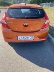 Hyundai Solaris 2015 года выпуска, гос номер У434МК30, VIN Z94CT51DBFR144817, приобретен в период брака, является совместно нажитым имуществом. Автомобиль находится в залоге у Совкомбанка.