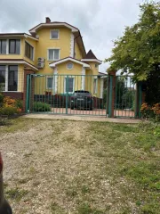 Дом 572,8 кв.м. и земельный участок 1500 кв.м. в Нижегородской обл. Недвижимое имущество (Земельный участок 1500 кв м., кадастровый номер 52:26:0030001:93 и жилой дом, 2014 года постройки, 572,8 кв.м., кадастровый номер 52:26:0030001:879), расположенное по адресу: Нижегородская область, р-н…