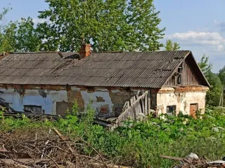 Имущественный комплекс 1140.6 кв.м Тульская область комплекс зданий с земельным участком, расположенный по адресу: Тульская область, Одоевский район, рп. Одоев, ул. Карла Маркса, д. 154-а, в составе:Нежилое здание (склад), площадь, м2: 77,4,  кадастровый номер: 71:16:010514:405, Нежилое здание…