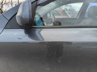 Kia Ceed, 2009 года, 122 лс, 262067 км, АКПП, vin XWEFF522390006537, СТС, ПТС и два ключа (один из них сломан), залог — нет, пробег 262к, по кузову очень много косяков, вмятин сколов и царапин, ржавое и дырявое и еще помятое левое крыло, ремонтировали левую сторону после дтп сделали плохо краска…