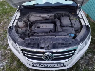 Volkswagen Tiguan 2010 легковой автомобиль, VIN: XW8ZZZ5NZAG106826, 2010 года выпуска. Предмет залога.
