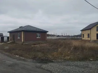 Объект незавершенного строительства степенью готовности 82%, площадью застройки 101,4 кв.м, с кадастровым номером: 61:02:0600015:10329 и земельный участок, общей площадью 724 +/- 19 кв. м, с кадастровым номером 61:02:0600015:4896, расположенные по адресу: Российская Федерация, Ростовская область…