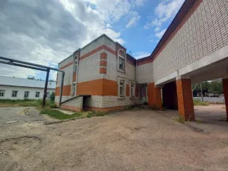 Земельный участок 2137 м² и нежилое здание 959 м², Республика Марий Эл. Земельный участок, категория земель - земли населенных пунктов, вид разрешенного использования - деловое управление, площадь - 2 137 кв. м, кадастровый номер 12:14:3701003:93, с расположенным на нем объектом недвижимости…