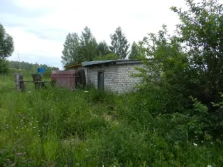 Земельный участок 1689 кв.м со складом ГСМ 35,7 кв.м, Республика Марий Эл. Земельный участок с кадастровым номером 12:13:0030203:181 площадью 1689 кв. м с расположенным на нем объектом недвижимого имущества, местоположение: Российская Федерация, Республика Марий Эл, Моркинский р-н, д Чукша, ул…