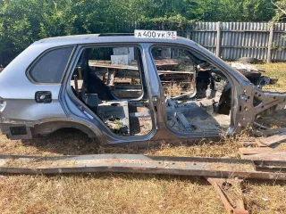 BMW X5 3.0D 2007 года, VIN WBAFF41060L049195, государственный номер А400УК93. ПТС 82 ОЕ 916913.