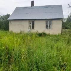 Жилой дом 56.5 м², Калужская область, Тарусский район, деревня Муковня, улица Дачная, дом 4. Кадастровый номер 40:20:030501:136, доля в праве 1/2. С момента начала приема заявок предоставляется возможность предварительного ознакомления с составом имущества и условиями продажи. С документами можно…