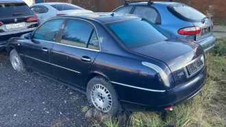 Автомобиль Lancia Thesis 2005 года выпуска, темно-синий металлик, рег.номер A2677MK, VIN ZLA84100000014100, объем двигателя 2.4 л. На транспортном средстве видны следы эксплуатации, продается как годный остаток. Имущество продается в том виде, в каком оно есть, и в случае продажи возврату/обмену не…