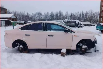 Ford Mondeo 2009 года, VIN: X9FDXXEEBD9E56025. Автомобиль имеет повреждения.