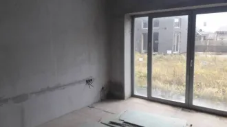 Земельный участок 1500 кв.м и дом 509.3 кв.м в Московской области. Кадастровый номер участка: 50:08:0090220:193. Расположение установлено относительно ориентира за пределами участка. Ориентир — жилой дом. Участок находится в 2020 метрах на север от ориентира. Адрес ориентира: Российская Федерация…