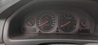 Volvo S80, 2001 года, 170 лс, 189000 км, АКПП легковой седан, марка: Вольво S80 VOLVOS80, год изготовления: 2001, цвет: темно синий, VIN: YV1TS61P211204812, ПТС: 11РО259490, тип двигателя: бензиновый, двигатель №: В5244S 1990819, мощность двигателя, л. с. (кВт): 170(125), рабочий объем двигателя…