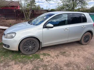 Volkswagen Golf 2011 г.в., цвет кузова серебристо-желтый, марка и модель: ФОЛЬКСВАГЕН ГОЛЬФ, категория ТС: В, VIN: WVWZZZ1KZCW052014, номер кузова: WVWZZZ1KZCW052014, рабочий объем двигателя: 1197 куб. см, мощность двигателя: 77.2 кВт, ПТС серия 56 РР №594516. Ознакомление с документами на сайте…