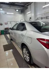 Toyota Corolla 2015 года, 122 лс, 250000 км, АКПП. Техническое состояние тс: транспортное средство соответствует требованиям безопасности, все системы и узлы работают в норме. Допускается к эксплуатации (или к дальнейшему использованию).