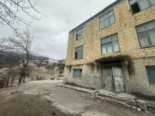 Нежилое здание 1071,33 кв.м, участок 22000 кв.м, Дагестан Кадастровый номер здания 05:35:000002:1861, земельного участка 05:35:000002:1186 Имущество расположено по адресу: РФ, Республика Дагестан, Унцукульский район, с. Унцукуль.