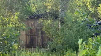 Здание и земельный участок по адресу: Санкт-Петербург, посёлок Песочный, Железнодорожная улица, дом 14, литера А. Здание площадью 240 кв.м, назначение: нежилое, наименование: база отдыха, этажность: 1, год ввода в эксплуатацию 1904, кадастровый номер 78:38:0021345:3016. Земельный участок площадью…