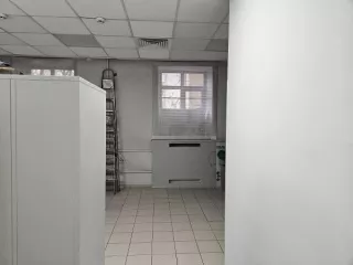 Продажа имущества, находящегося в собственности города Москвы, нежилое помещение по адресу: г. Москва ул. Коминтерна, д. 13/4, площадью 293,3 кв. м (этаж № 1), кадастровый номер: 77:02:0010008:4802 Продажа имущества, находящегося в собственности города Москвы, нежилое помещение по адресу: г. Москва…