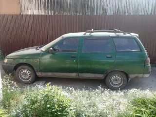 ВАЗ 21110 1999 года, цвет ярко-зеленый. VIN: XTA211100Y0008072. Двигатель бензиновый, модель 2111, номер 0074922, мощность 77 л.с. (57 кВт), объем 1499 куб. см. Номер кузова: 0008072. Разрешенная максимальная масса 1530 кг, масса без нагрузки 1030 кг. Изготовитель: АО АВТОВАЗ. Пробег уточнять при…