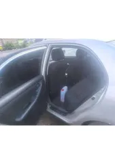 Toyota Corolla 2005 года выпуска. Цвет серебристый. VIN: NMTBZ20E80R123417. Категория B. Двигатель 3ZZE350223. Автомобиль не на ходу. Требуется ремонт двигателя, на порогах ржавчина, в салоне нет магнитолы, в дверях отсутствуют колонки. Возможно наличие иных недостатков.