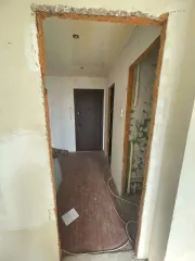 Квартира 50 кв.м. в Московской области, Павло-Посадский городской округ, деревня Евсеево, дом 27а, квартира 59. Общая долевая собственность, доля в праве 5/6. Находится в залоге у ПАО "Sberbank". Кадастровый номер: 50:17:0000000:44172.