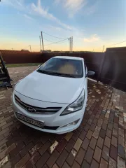 Автомобиль Hyundai Solaris 2014 года выпуска, VIN Z94CT41DBFR327506. В залоге у Совкомбанка.
