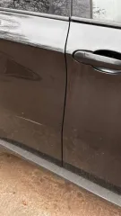 Bmw X6 2010 года, VIN: WBAFG2102BLN92421. Автомобиль не заводится из-за проблем с топливными форсунками. Боковые зеркала - царапины, повреждение лакокрасочного покрытия. Правое переднее крыло - скол, повреждение лакокрасочного покрытия (закрыто пленкой). Правый передний подкрылок - кустарная…