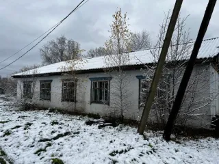 Здание 148.1 кв. м с участком, Красноярский край, с. Ирбейское, ул. Мира, д. 5а. Назначение: нежилое, кадастровый номер здания: 24:16:4201005:1213, площадью 148.1 кв. м, 1 этаж. Земельный участок, категория земель: земли населенных пунктов, вид разрешенного использования: под административное…