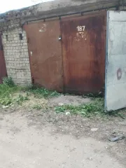 Гаражный бокс 20,3 кв. м, Кировская область, г. Киров, ул. Молодежная (Слобода Сошени тер.), д. 10г, бокс 187. Кадастровый номер 43:40:003019:1000. Вид права – собственность. Обременение – аресты.