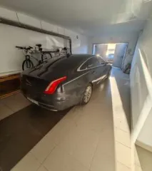Легковой автомобиль Jaguar XJ, 2016 г.в., VIN SAJAJ20H1G8V93710. Челябинская область, г. Коркино, рп. Первомайский, ул. Магнитогорская, д. 2Б.