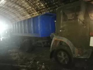 Грузовой автомобиль КАМАЗ 5320, 1986 г.в. (двигатель неродной – без документов; не работает стартер; нет аккумулятора).