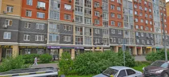 Нежилое помещение площадью 113,8 кв. м. по адресу г. Москва, пос. Коммунарка, ул. Липовый парк, д. 6, пом. 4/1, кадастровый номер 77:17:0000000:9615. Общие сведения об ограничениях и обременениях: Арест ФССП, арест по уголовному делу, запрет регистрационных действий, аренда.