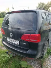 Volkswagen Touran 2010 года, VIN WVGZZZ1TZBW021370. Осмотр по предварительной договоренности в рабочие дни с 10:00 до 11:00, телефон +79220700233, email pavlov.okb72@yandex.ru.