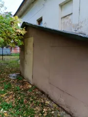 Нежилое помещение 59.2 кв. м в Ярославле по адресу: г. Ярославль, ул. Максимова, д. 8а. Назначение: нежилое, кадастровый номер 76:23:030705:1327, общая площадь 59,2 кв. м, этаж: подвал. Существующие ограничения (обременения) права: объект культурного наследия федерального значения «Дом аптекаря…