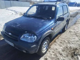 Chevrolet Niva, 2008 года, 79,6 лс, 360466 км, полный привод. Транспортное средство – легковой автомобиль CHEVROLET NIVA, 212300, VIN – X9L21230080212934, 2008 г.в., цвет – темно-синий металлик, ГРЗ – К342КМ163. Транспортное средство находится в залоге у АО «ТБанк».