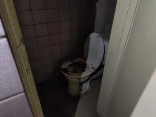 Нежилое помещение 125.8 кв.м, Санкт-Петербург, Кирочная ул., д. 37, литера А, пом. 9-Н. Площадь 125.8 кв.м, назначение нежилое, этаж цокольный, кадастровый номер 78:31:0001210:4982. Право собственности подтверждается записью в ЕГРН от 20.04.2023 № 78:31:0001210:4982-78/011/2023-1.