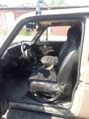 ВАЗ 2121 1983 года выпуска, цвет темно-бежевый. VIN: XTA212100E0338497, ПТС: 56EO538365, госномер: X8066OM56. Тип двигателя: бензиновый, мощность 75 л.с. (55 кВт), рабочий объем 1600 куб. см. Разрешенная максимальная масса 1610 кг, масса без нагрузки 1210 кг.