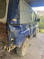 УАЗ 31514, 2002 года, цвет океан. Двигатель УМЗ-41780В, бензиновый, 76 л.с., объем 2.4 л. Пробег 300 000 км. Полный привод. VIN XTT31514020005505, ПТС 73 KE 311952. Максимальная масса 2500 кг, снаряженная 1750 кг.