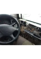 Mitsubishi Chariot Grandis 1990 года выпуска, 145 л.с., пробег 234000 км, АКПП. Цвет белый, регистрационный знак К531ЕК122, VIN отсутствует, номер кузова NB4W0007986. Авто не на ходу. По кузову: капот мятый, лобовое стекло разбито, на крыше вмятина от капота, капот оторван у крыши, передние крылья…