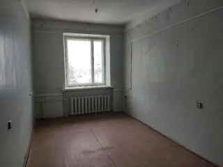 Нежилое помещение с кадастровым номером 37:08:050307:369, площадью 16,9 кв.м., расположенное по адресу: Ивановская область, р-н Комсомольский, г. Комсомольск, ул. Люлина, д. 16, пом. 68 (3 этаж, лит.А) 
Общая площадь: 16.9 
Кадастровый номер: 37:08:050307:369 
Назначение нежилого помещения: Нежилое