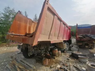 Грузовой-самосвал Shacman SX3316DT366 госномер Н766НК27, 2014 год выпуска, VIN LZGJRDT62EX025426. Неисправен, разукомплектован.