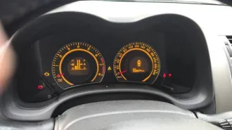 Toyota Corolla, 2007 года, 124 лс, 268074 км, АКПП, автомобиль на ходу, общее состояние удовлетворительное, салон тканевый со следами использования, осветительные приборы как внутри так снаружи в рабочем состоянии, имеются вмятины по кузову, автомобиль на литых дисках, пробег равен 268074 км…