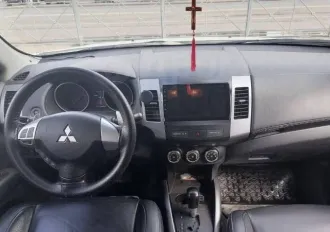 Mitsubishi Outlander, 2011 года, 170 лс, 215745 км, полный привод, АКПП, транспортное средство: Mitsubishi Outlander, год выпуска: 2011, номер двигателя: 4В12 НК1862, VIN: Z8TXTCW5WBM912129, цвет кузова: белый, рабочий объем: 2360 см³, мощность: 170 л/с, привод: полный, трансмиссия: автомат…