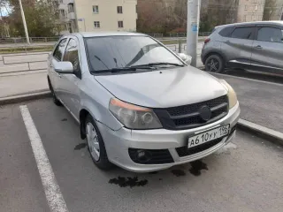 Geely GC6, 2014 года, 94 лс, 397464 км, легковой автомобиль, VIN X9W8624SGED000795, марка: Geely GC6, год изготовления: 2014, мощность двигателя, л. с. (кВт): 94, цвет: серебристый, вид собственности: индивидуальная, пробег 397464. На кузове невооруженным глазом видны следы коррозии.