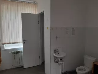 Жилой дом, назначение – жилой дом, кадастровый номер 57:18:0370101:187, адрес (местонахождение) объекта: Орловская область, р-н Покровский, д Даниловка; с земельным участком, категория земель: земли населённых пунктов, вид разрешенного использования: Для обслуживания здания и территории, общая…