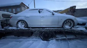 BMW 525, 2004 легковой автомобиль, VIN WBANA52030B574879, объем двигателя 2490 куб.см., г/н А 874 НН АВН, ключ. Имущество продается в том виде, комплектности и состоянии, в каком оно есть. За скрытые дефекты имущества продавец ответственности не несет. Проданное имущество обмену и возврату не…