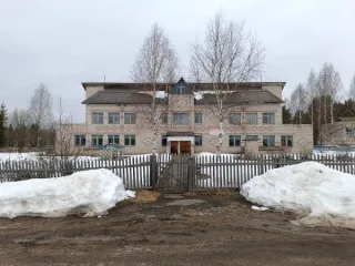 Склад 41,9 кв.м и соц.-реаб. центр 1093,6 кв.м, участок 4906 кв.м, Вологодская обл. Недвижимое имущество, расположенное по адресу: Российская Федерация, Вологодская область, Сямженский р-н, д. Ногинская, ул. им. Поспелова, д. 9. Склад, кадастровый номер 35:13:0102005:616, назначение: нежилое…